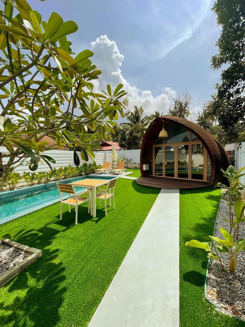 Found Mansion Hotel Пантай Ченанг Екстериор снимка