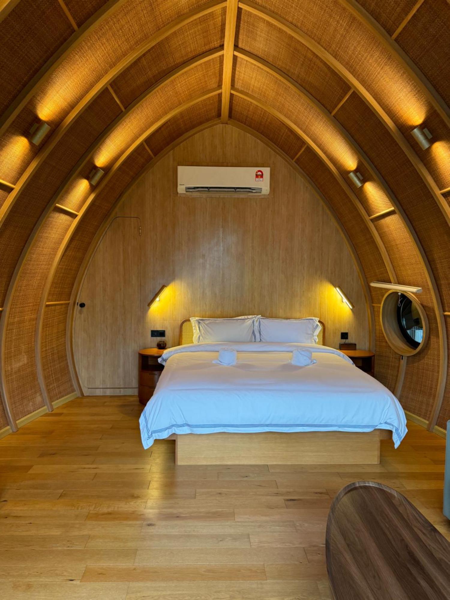 Found Mansion Hotel Пантай Ченанг Екстериор снимка